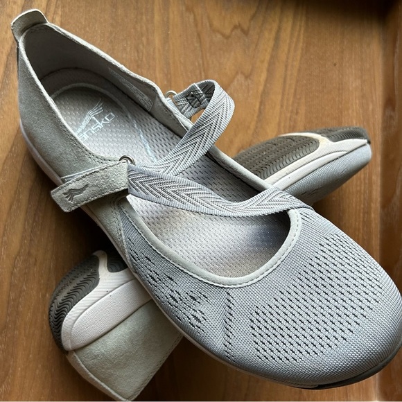 Dansko Haven Light Gray Suede Mary Jane Flats Adjustable Velcro Strap - Picture 5 of 12